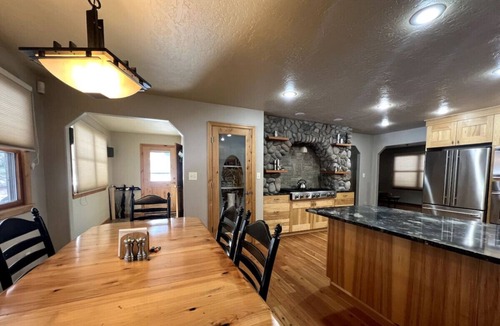 Florence House | * * * * *Bitterroot Riverfront Retreat* * * * *