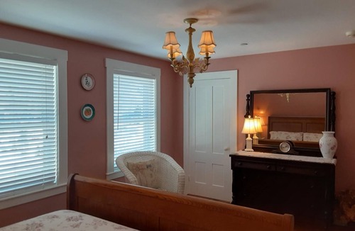 York Beach Bed & Breakfast | Bittersweet Bed and Breakfast