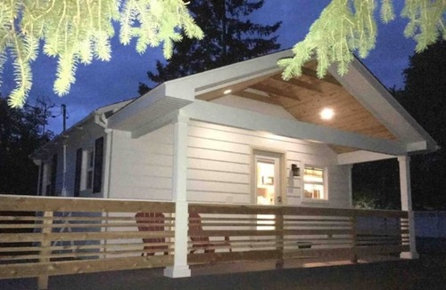 Brighton House | Bitty Brighton Bungalow - cozy home downtown.
