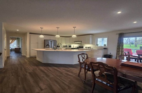 North Port House | Bizlodge County Greenside Lakeview (Greenpoint Lodge)