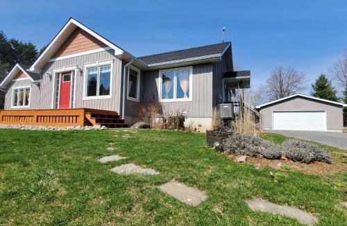 North Port House | Bizlodge County Greenside Lakeview