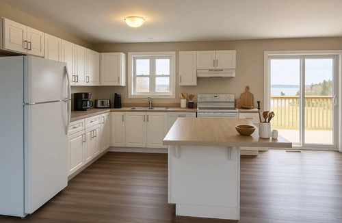 Greater Napanee House | BizLodge Napanee Hillside Bayview | Group & Family