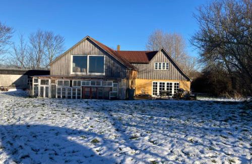 Faaborg House | Bjørnø Vingård B&B - bed&bath