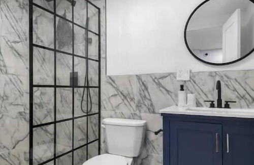 Ocean Hill Apartment | BK Boho- Private backyard, event-friendly