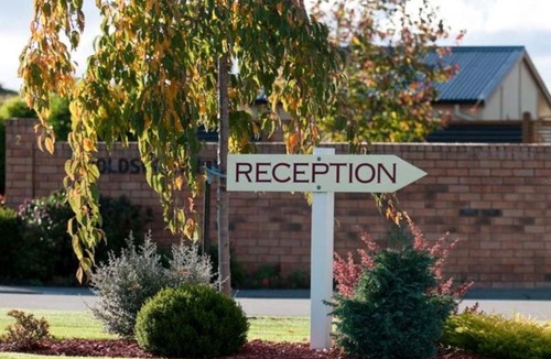 Solway Hotel | BK's Chardonnay Motor Lodge