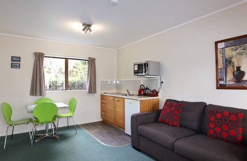 Pukekohe Hotel | Bk's Counties Motor Lodge