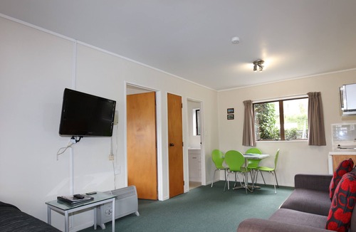 Pukekohe Hotel | Bk's Counties Motor Lodge