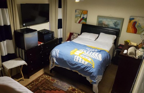 East Flatbush Bed & Breakfast | Bklyn cozy spot