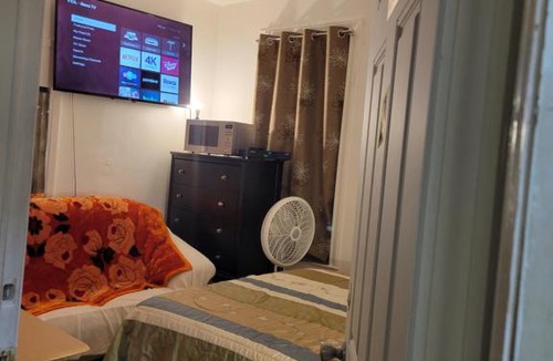 East Flatbush Bed & Breakfast | Bklyn cozy spot