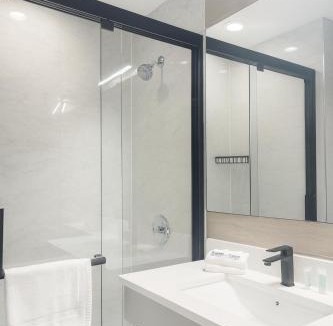 Cypress Hills Hotel | Bkway Hotel Brooklyn