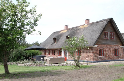 Henne House | Blåbjerggaard - Six Bedroom House, Sleeps 14