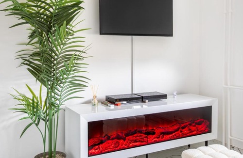 Mulhouse Apartment | Blāck diamond spa