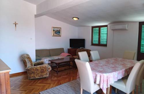 Nevidane Apartment | Blažo