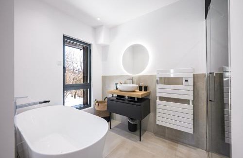 Fontcouverte-la-Toussuire Ski Chalet | Black Arves