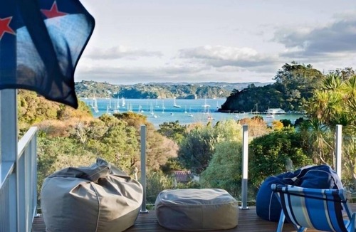 Russell House | Black Bach