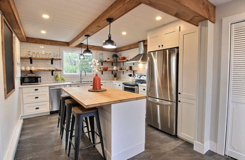 Grand Barachois House | Black Barn Family Beach House