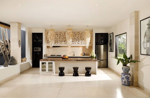Kerambitan Villa | Black Beach Villa - Absolute Beachfront