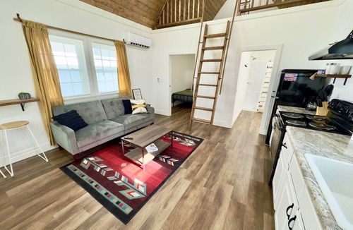 Albertville House | Black Bear Cabin: Arcade, Inflatables, Fishing