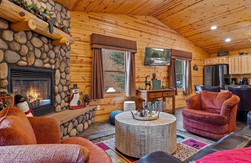 Greer Cabin | Black Bear Chalet (Cabin 105)