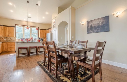 Fruita House | Black Bear IV: Two Primary Suites & Dog-Friendly
