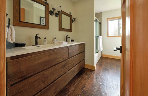 Superior Cabin | Black Bear Lodge - Alpine Falls Ranch