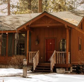 South Lake Tahoe Hotel | Black Bear Lodge