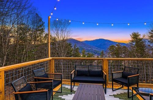 Asheville House | BLACK BEAR RIDGE Charming Pet-Friendly Getaway