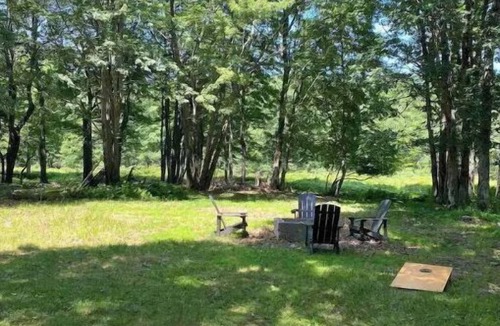 Long Pond Ski Chalet | Black bird chalet - with large backyard + fire pit