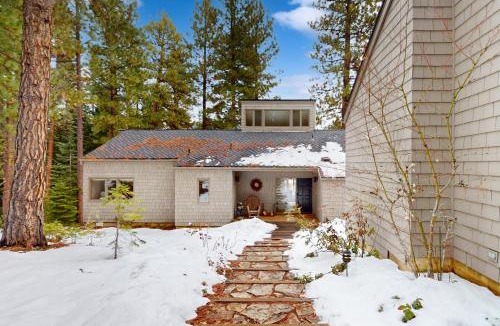 Black Butte Ranch House | Black Butte Ranch: Hilltop Getaway