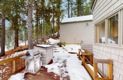 Black Butte Ranch House | Black Butte Ranch: Hilltop Getaway