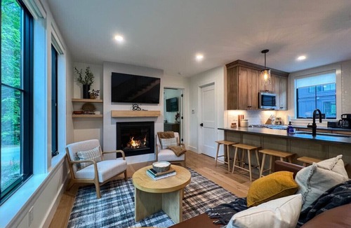 Cranmore Birches Villa | Black Diamond @ Cranmore Mt. | Brand new | Hot Tub