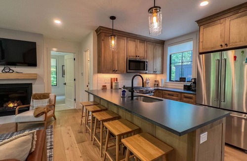 Cranmore Birches Villa | Black Diamond @ Cranmore Mt. | Brand new | Hot Tub