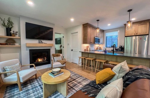 Cranmore Birches Villa | Black Diamond @ Cranmore Mt. | Brand new | Hot Tub