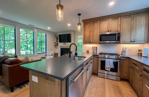 Cranmore Birches Villa | Black Diamond @ Cranmore Mt. | Brand new | Hot Tub