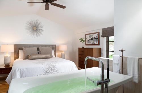 New Smyrna Beach Hotel | Black Dolphin Inn