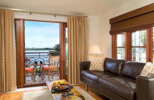 New Smyrna Beach Hotel | Black Dolphin Inn