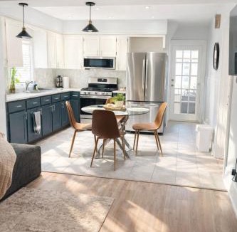 Walkerville Apartment | Black door bungalow