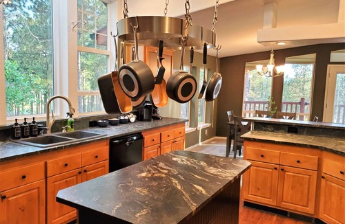 Colorado Springs Ski Chalet | Black Forest Hot Tub Chalet