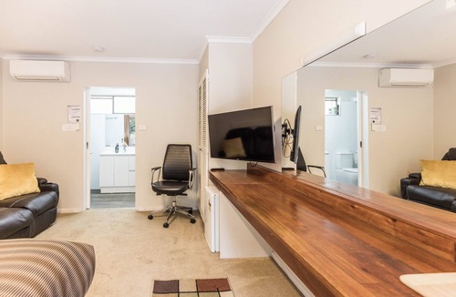 Macedon Hotel | Black Forest Motel