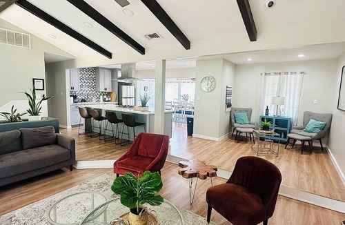 Windsor Hills House | Black Friday rates, Private Pond, SLPS 12