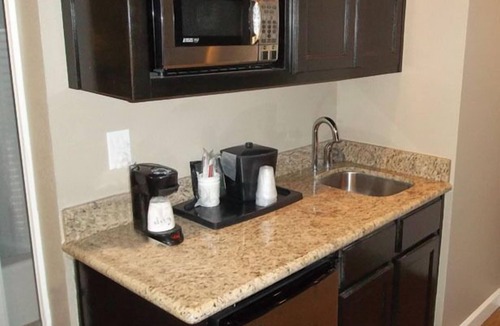 Sweet Home Hotel | Black Gold Inn