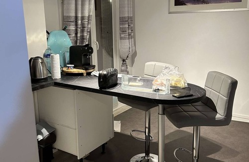 Le Blanc-Mesnil Apartment | BLACK GOLD RENTAL
