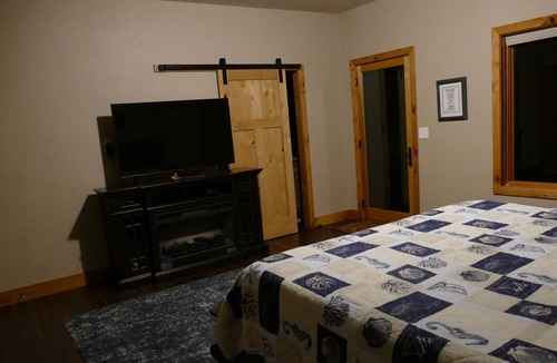 Hulett House | Black Hills retreat with Devils Tower views right from your front room!