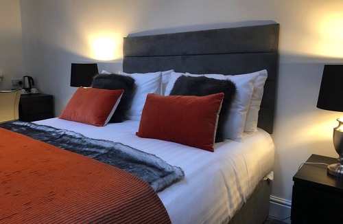 Baston Hotel | Black Horse