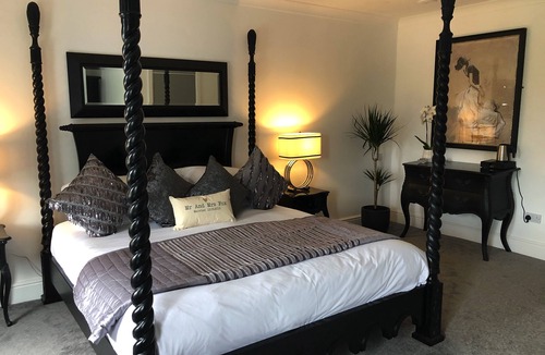 Baston Hotel | Black Horse