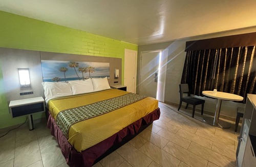 Apple Valley Hotel | Black Horse Motel