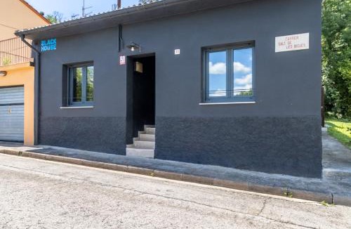 Olot House | Black House- Sorprendente casa estilo industrial