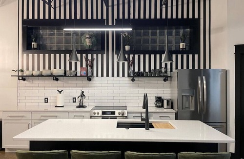 Fountain Square House | Black house stays sleeps 10