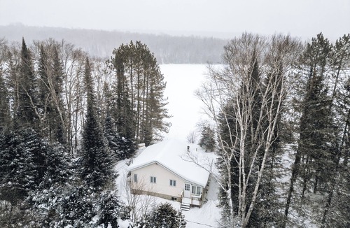 Nominingue Ski Chalet | Black Lake Chalet and Spa in the Laurentians