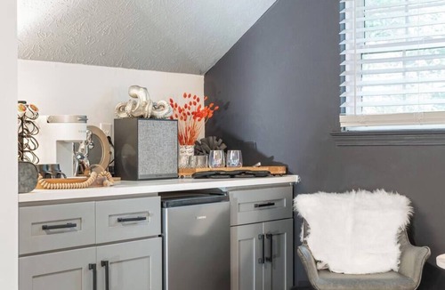 Eagle Mountain House | Black Lodge - Mountain Home w/Hot Tub & Fire Pit